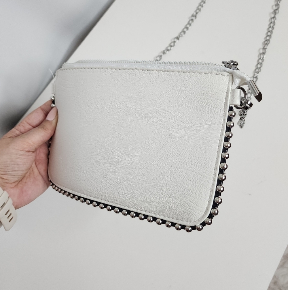 NEW‼️Elegant White Chain Clutch - Picture 6 of 8